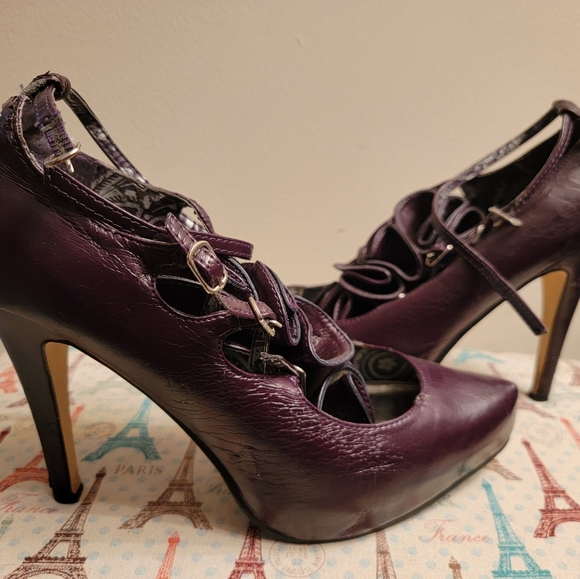 Purple heels with a rose design - Picture 3 of 12